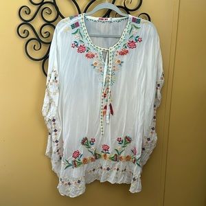 Johnny Was poncho like top!